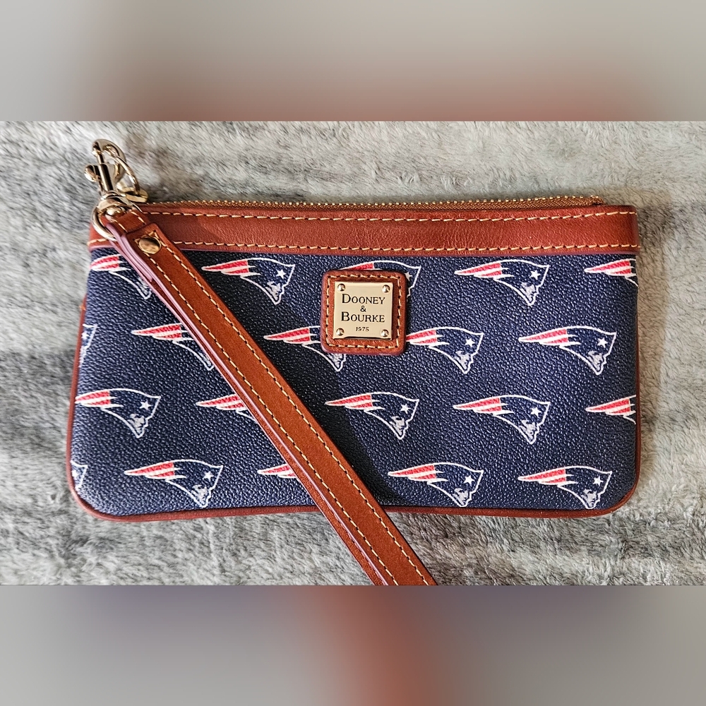 Dooney & Bourke New England Patriots Wristlet